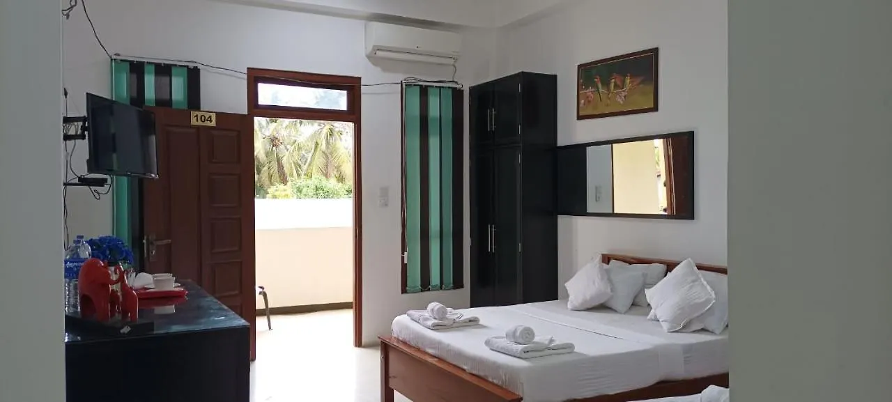 Royal Palace Hotel Negombo 0*,